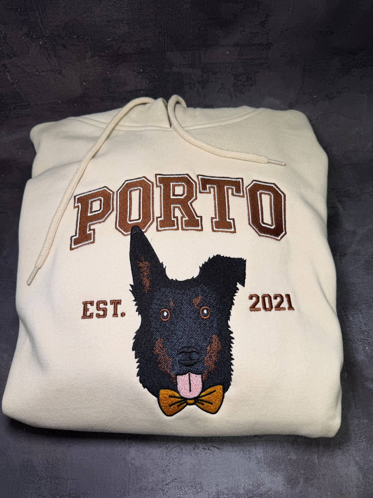 Bluza uniwersytecka z haftem pupila – personalizowana ze zdjęcia