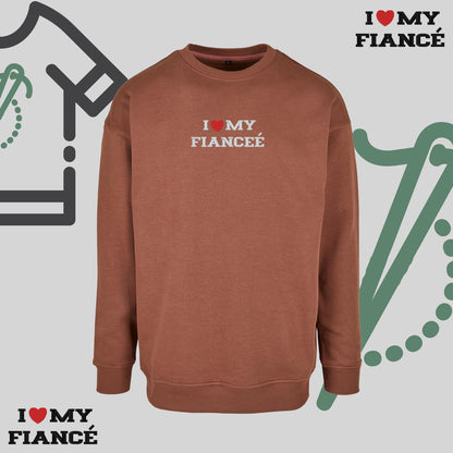 Bluza bez kaptura z haftem "I❤️ MY FIANCEE"