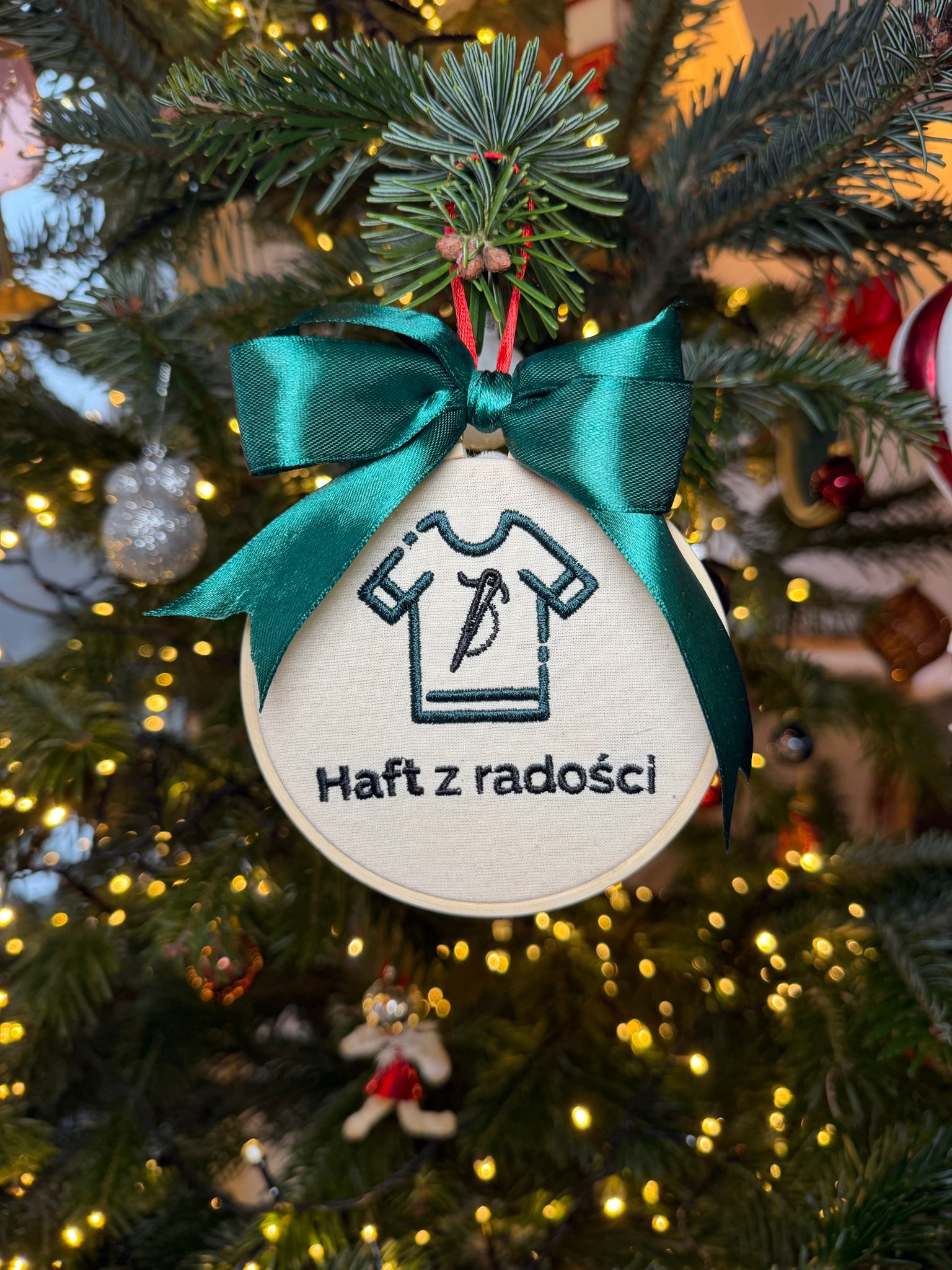 Haftowane bombki świąteczne – personalizowane ozdoby na choinkę Haft z radości - nadruki i haft na odzieży Warszawa