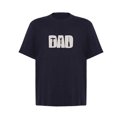 Koszulka oversize z haftem "Dad" – minimalistyczny i stylowy prezent dla taty Haft z radości