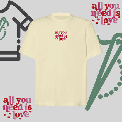 Koszulka oversize z haftem „All You Need Is Love"